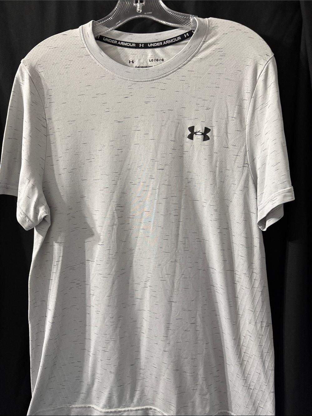 Under Armour Men’s White Heathered Short Sleeve Tee with Black Logo